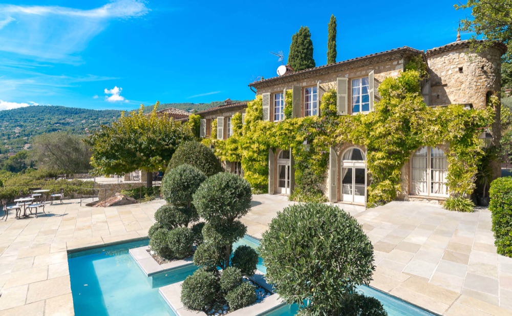 Les Jardins de la Mer France villa aluminium doors project